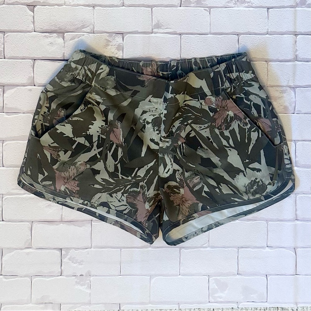 Columbia  Floral Camouflage Women's Athletic Shorts - Picture 2 of 5